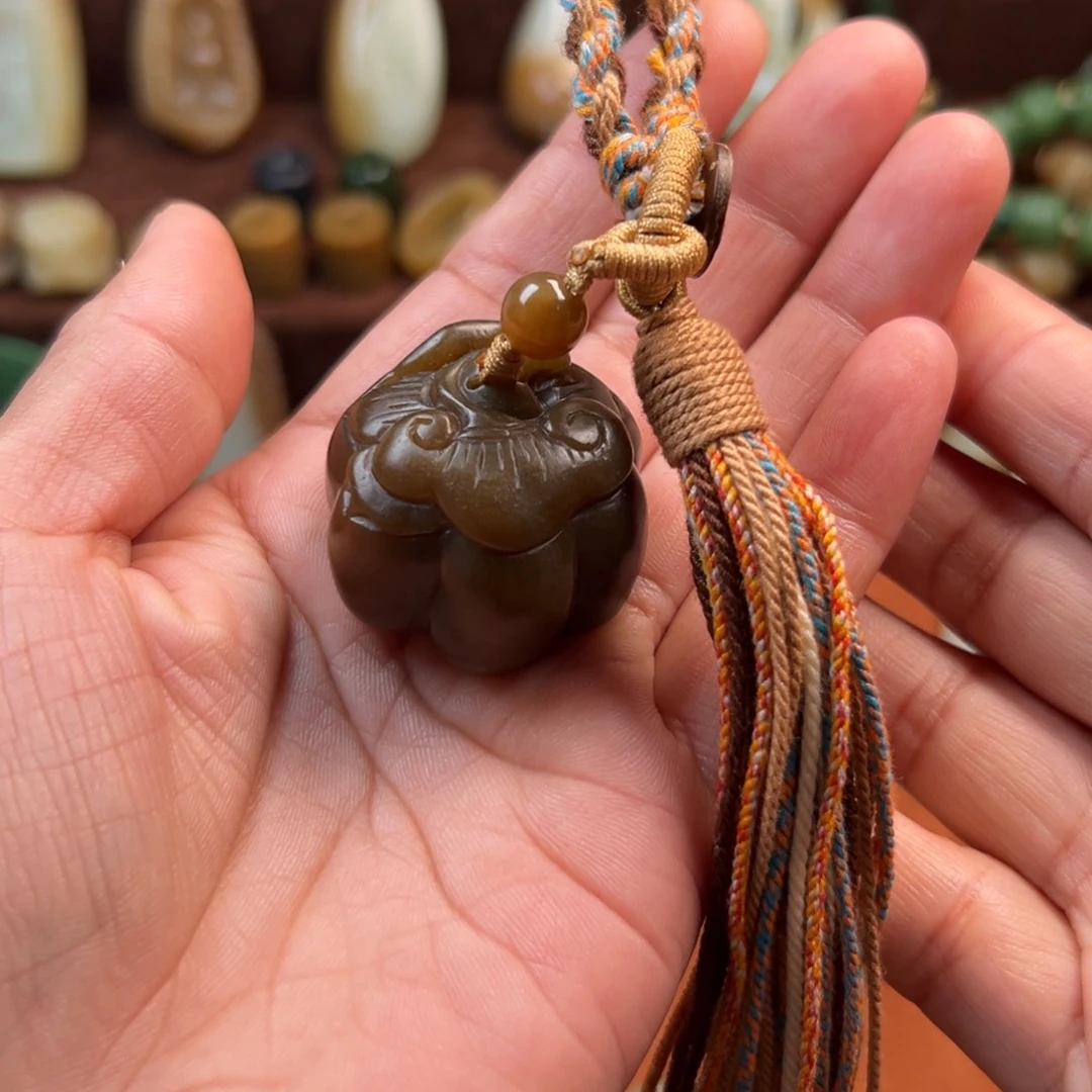 和田玉（糖玉）未镶嵌颈饰