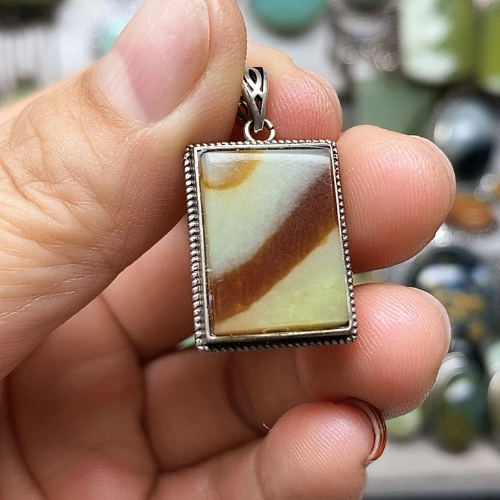 蛇纹石玉银S925镶嵌吊坠