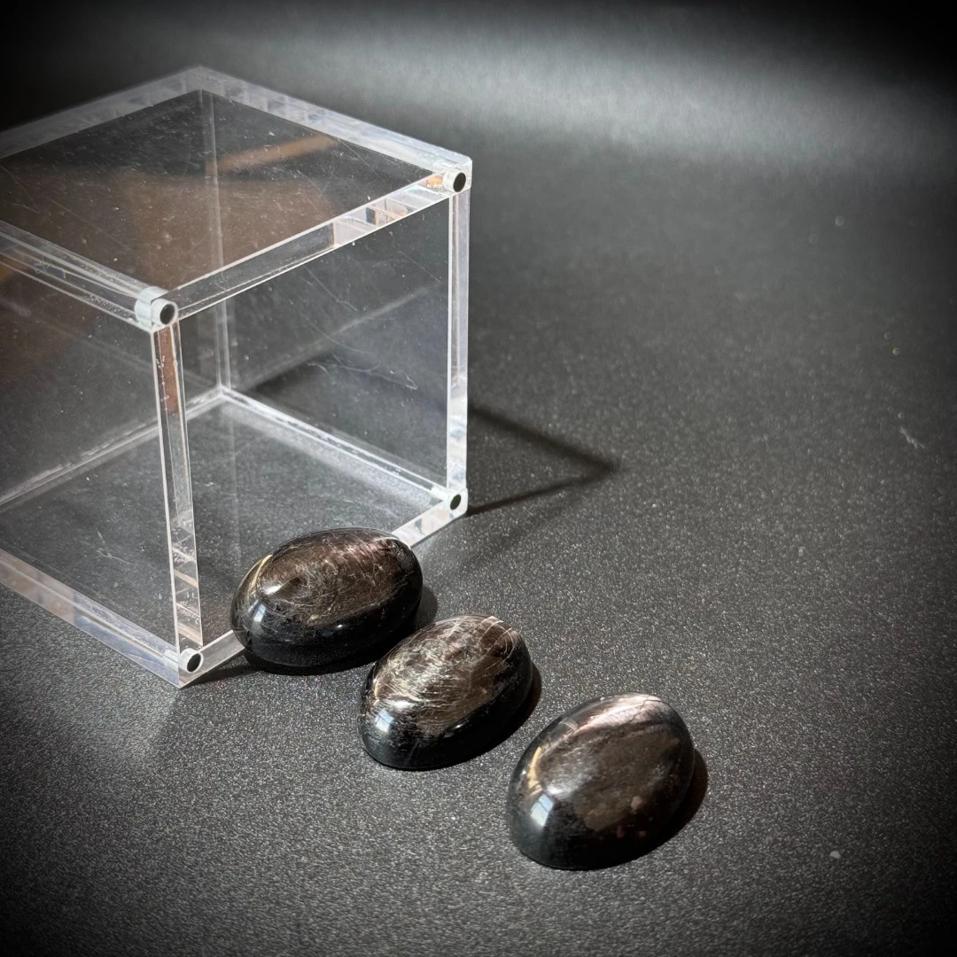 S1056【貝勒爺】银耀石蛋面裸石【多样性发其一】