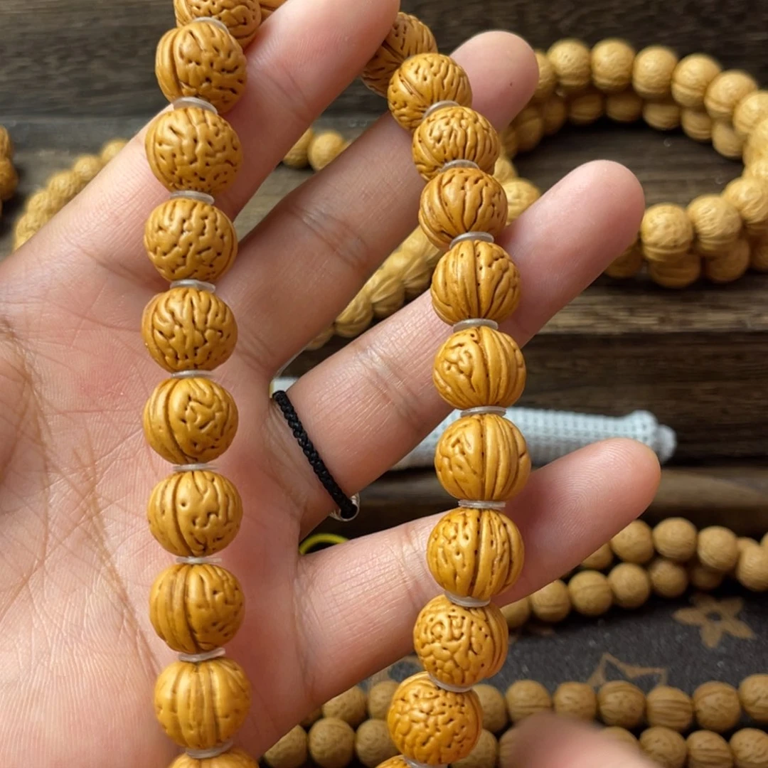 吊坠桃核野生红魔小金豆