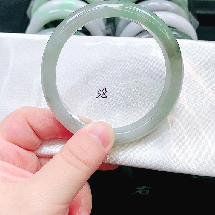 翡翠未镶嵌手镯57