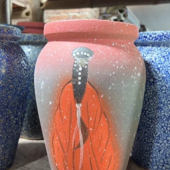 罐默认微瑕，有孔编号18-275