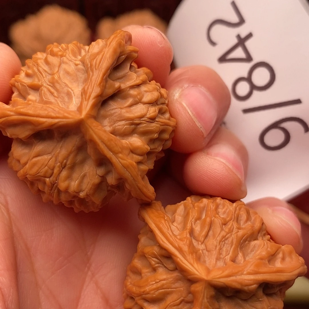 文玩核桃把件35盘山三棱奔