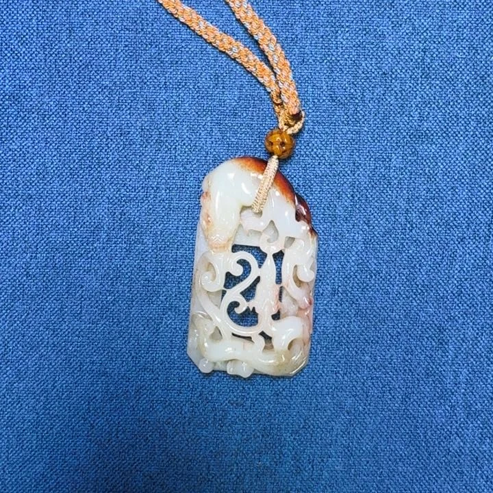 和田玉（糖玉）颈饰未镶嵌