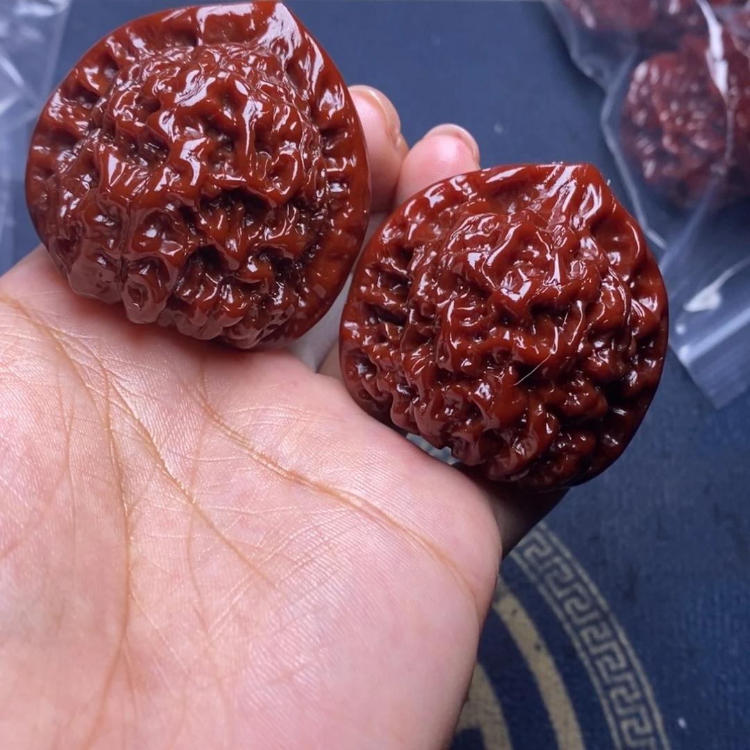 文玩核桃吊坠官帽 47