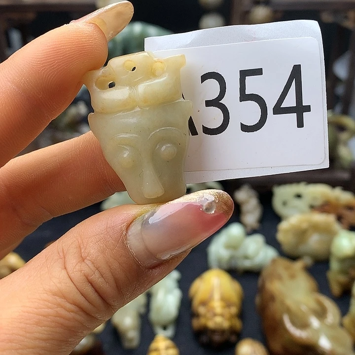 和田玉未镶嵌车挂