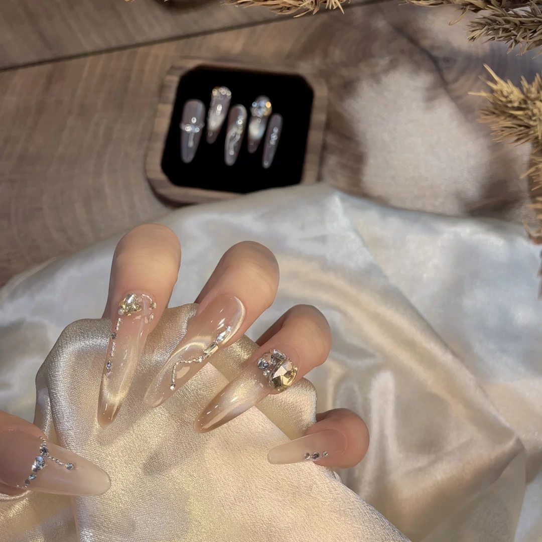 纯手工穿戴式新款冰透渐变纯欲裸色短款穿戴甲秋冬甲片美甲高级感