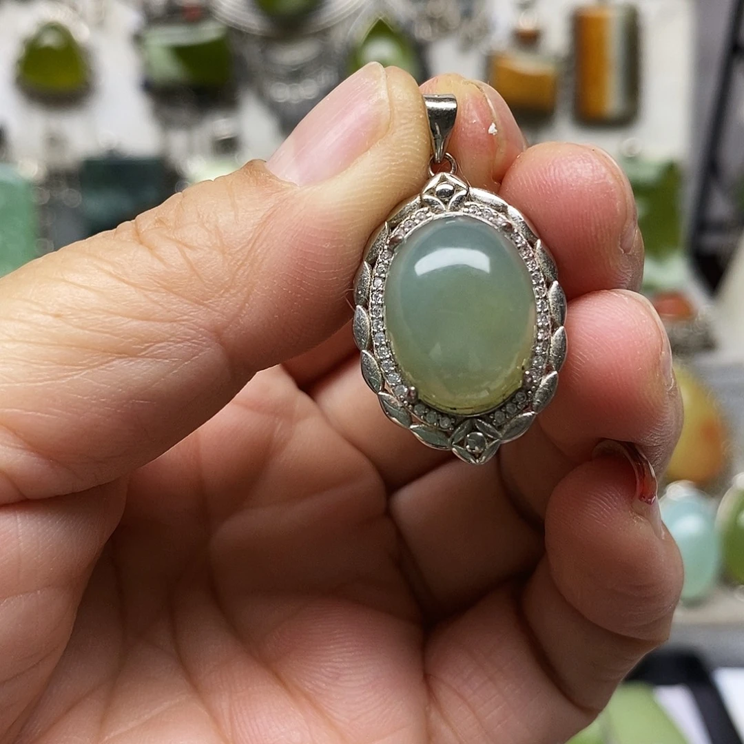 蛇纹石玉银S925镶嵌吊坠