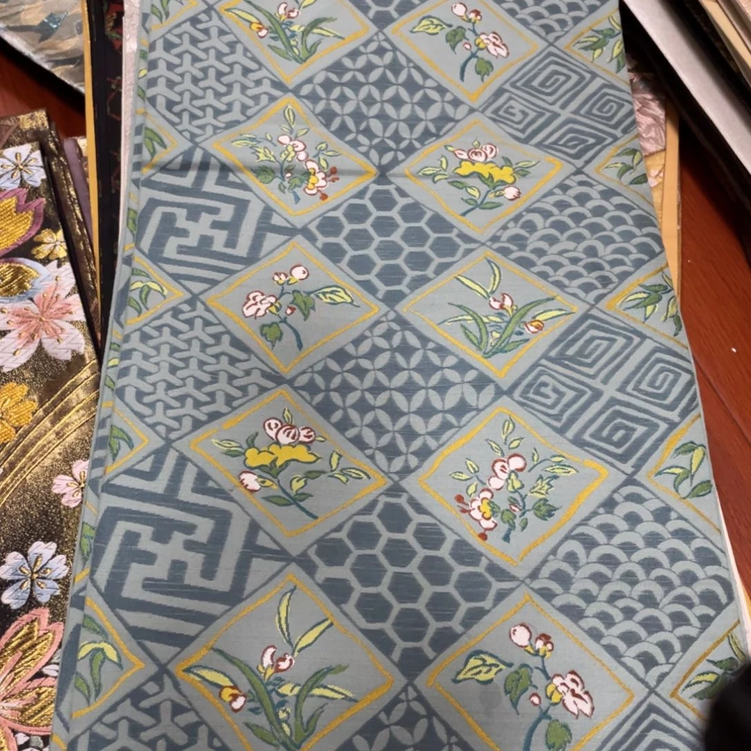 织绣织锦缎，织锦缎