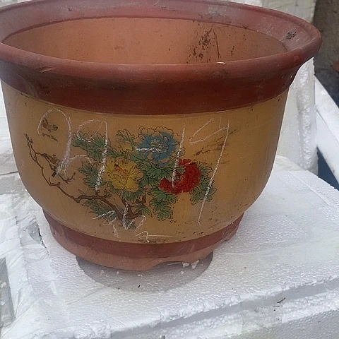 中国宜兴紫砂花盆，