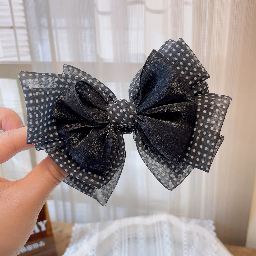 W504韩系设计精美时尚百搭简约气质网纱香蕉夹