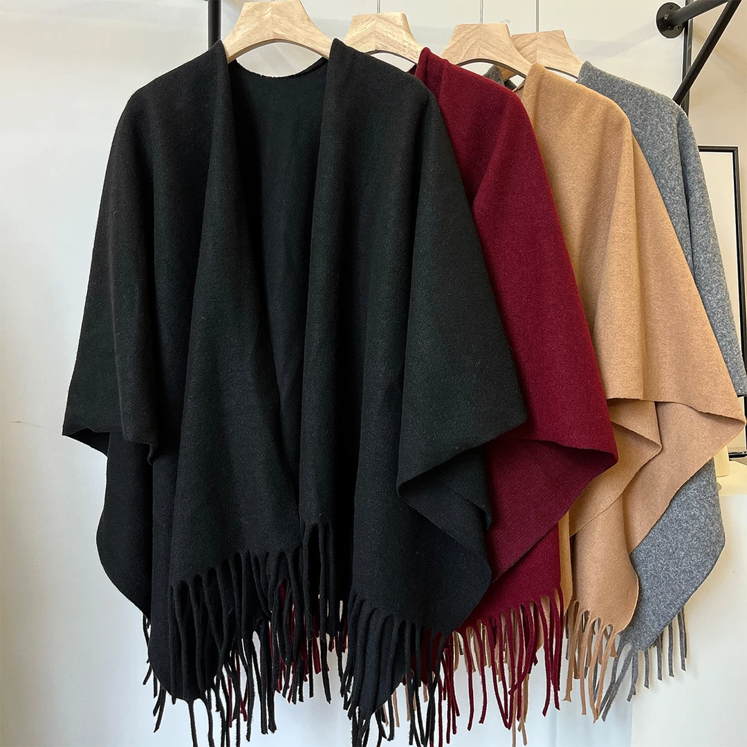 高级感纯色外搭加厚仿羊绒大披肩女士披风斗篷网红流苏外搭针织