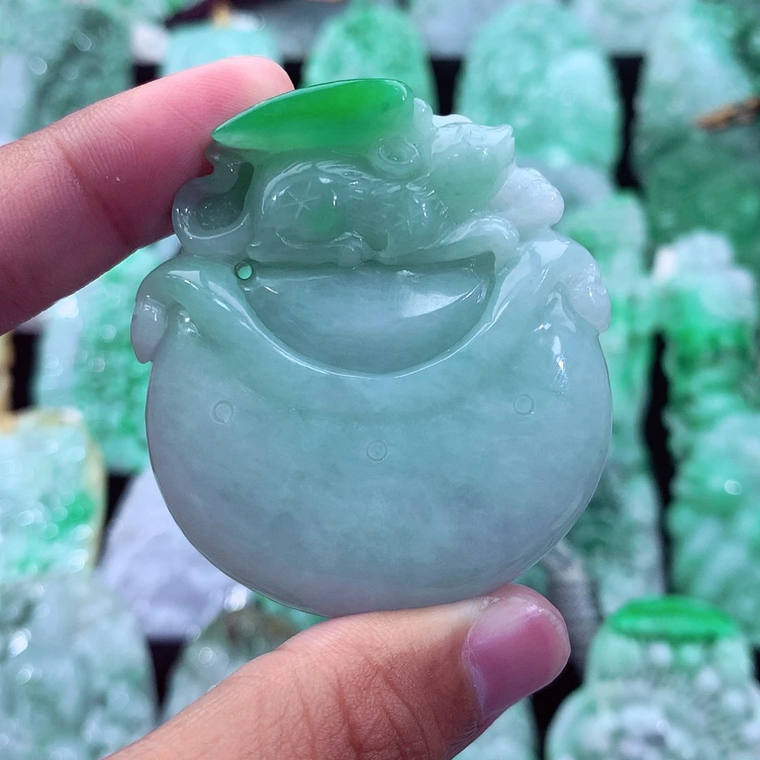 吊坠(不含链)未镶嵌翡翠