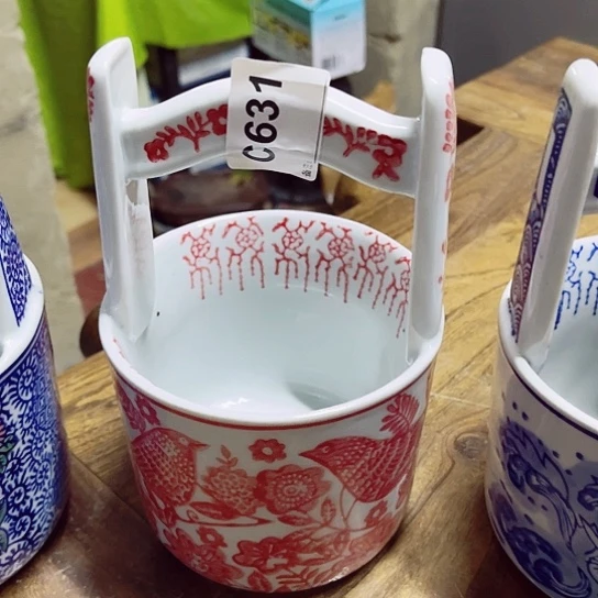 青花瓷器花瓶摆件