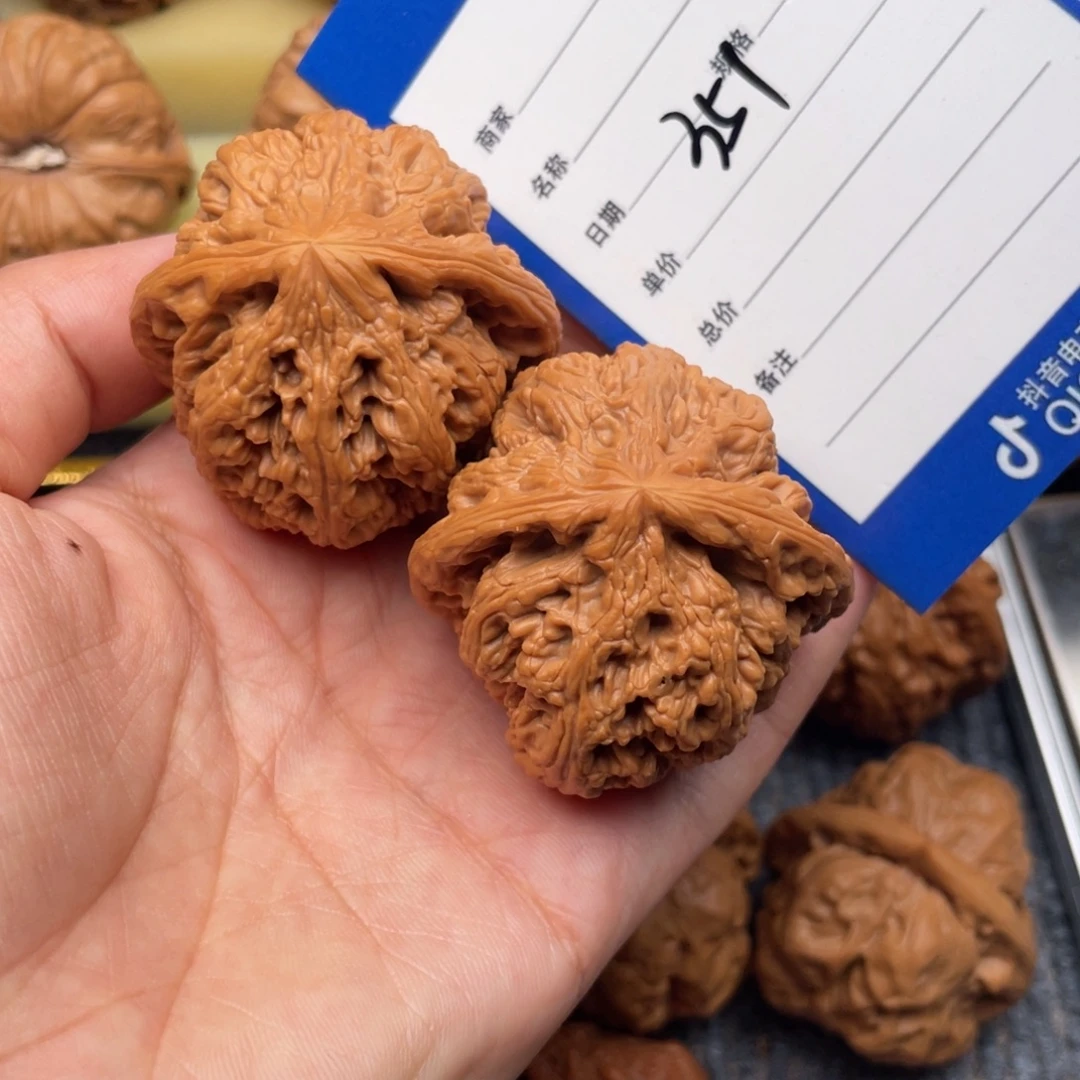 吊坠文玩核桃351号43粗筋