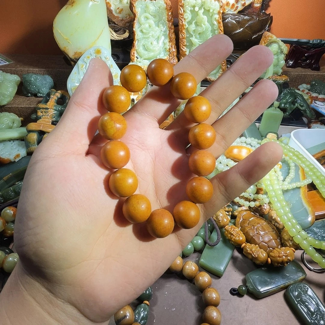 透闪石质玉未镶嵌珠宝奇石