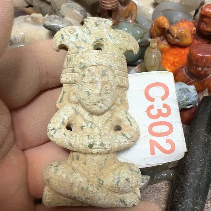 蛇纹石玉颈饰未镶嵌石*融