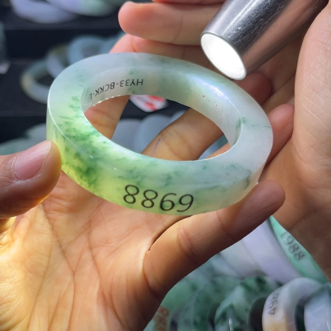 未镶嵌翡翠手镯定制翡翠