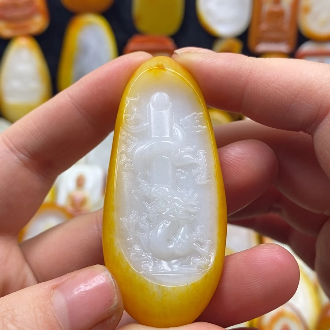 七****和田玉未镶嵌颈饰