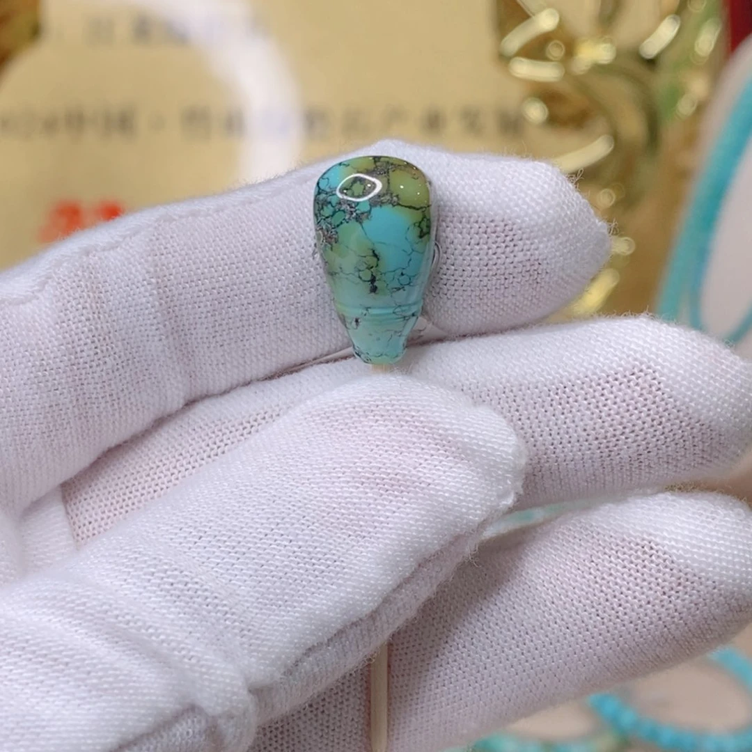 绿松石颈饰未镶嵌