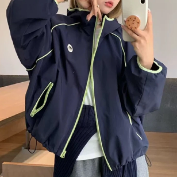 「旭润服饰」619款连帽彩色拉链外套