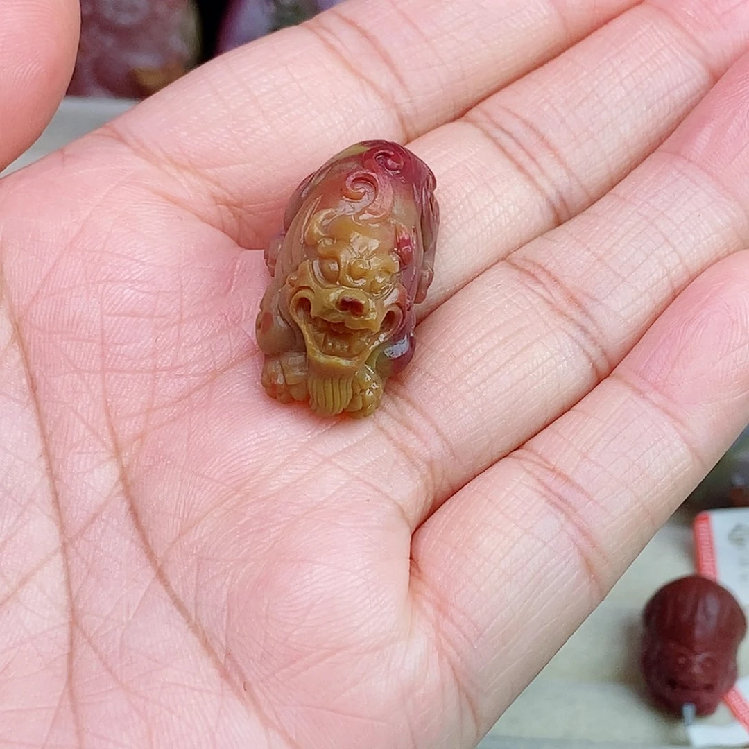 未镶嵌石英质玉（盐源）珠宝半成品心*