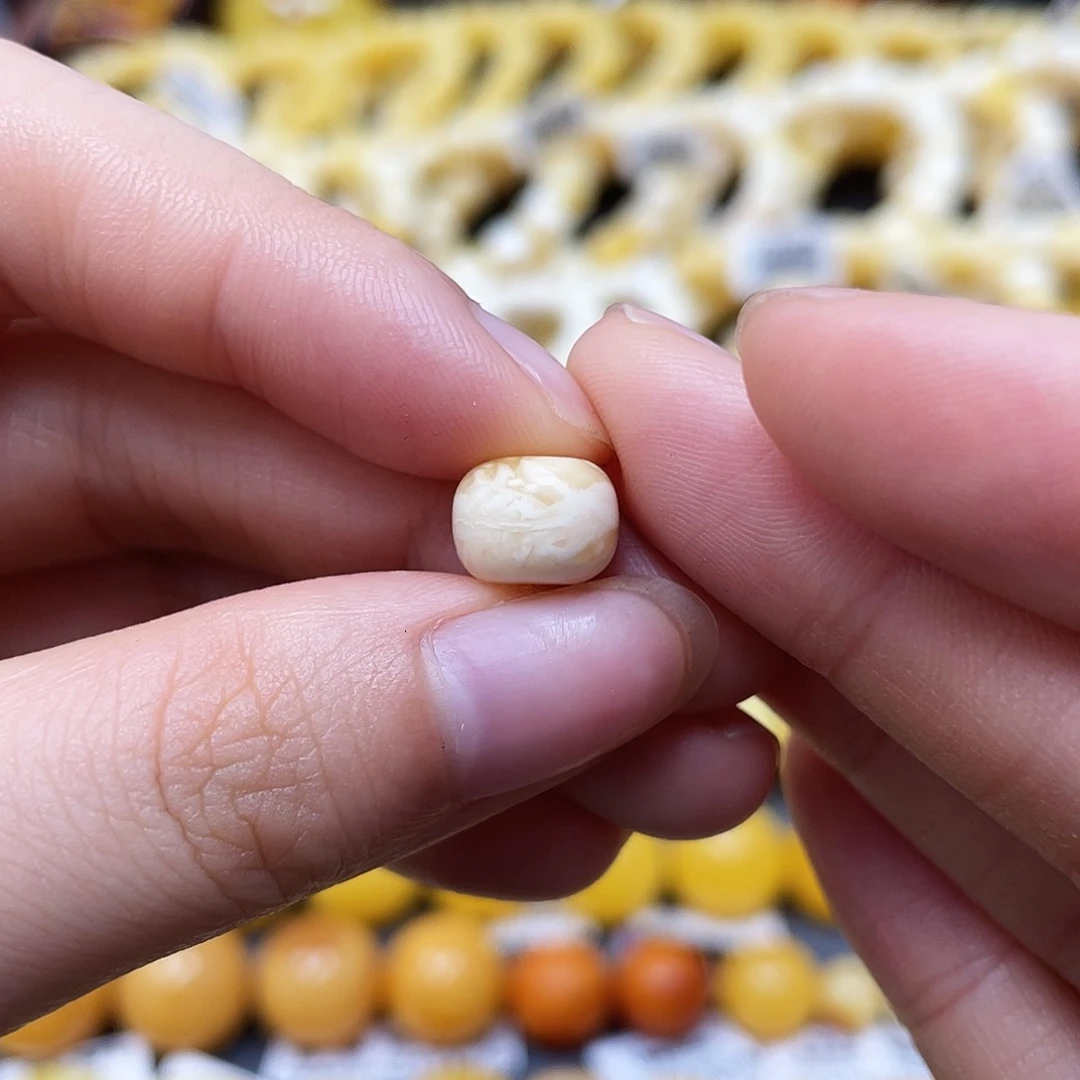 未镶嵌蜜蜡裸石墩子9.6✖️7.3mm瑕