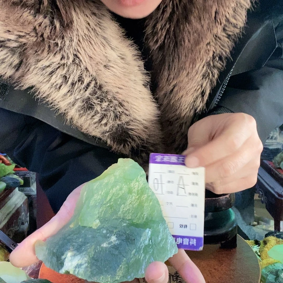 沙***士蛇纹石玉未镶嵌珠宝半成品