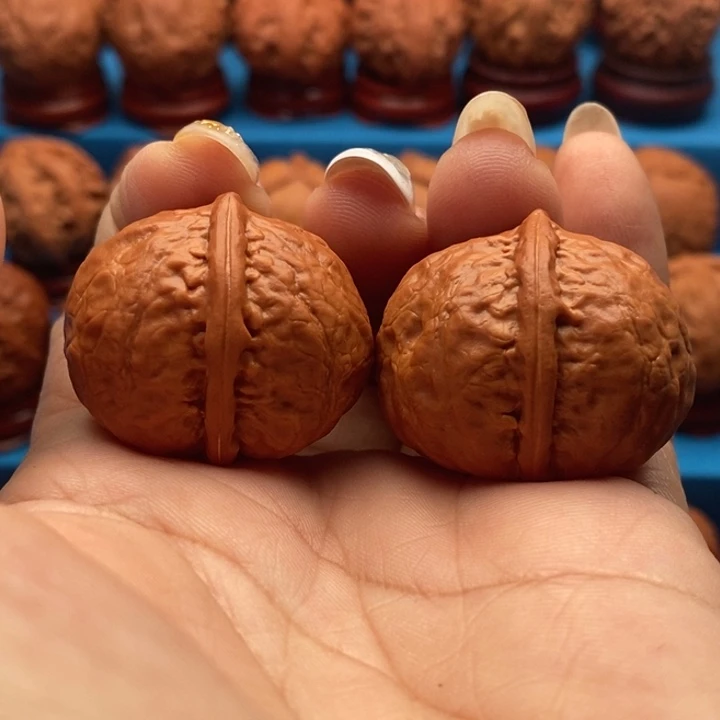 核桃精品文玩核桃手捻玉枕元宝