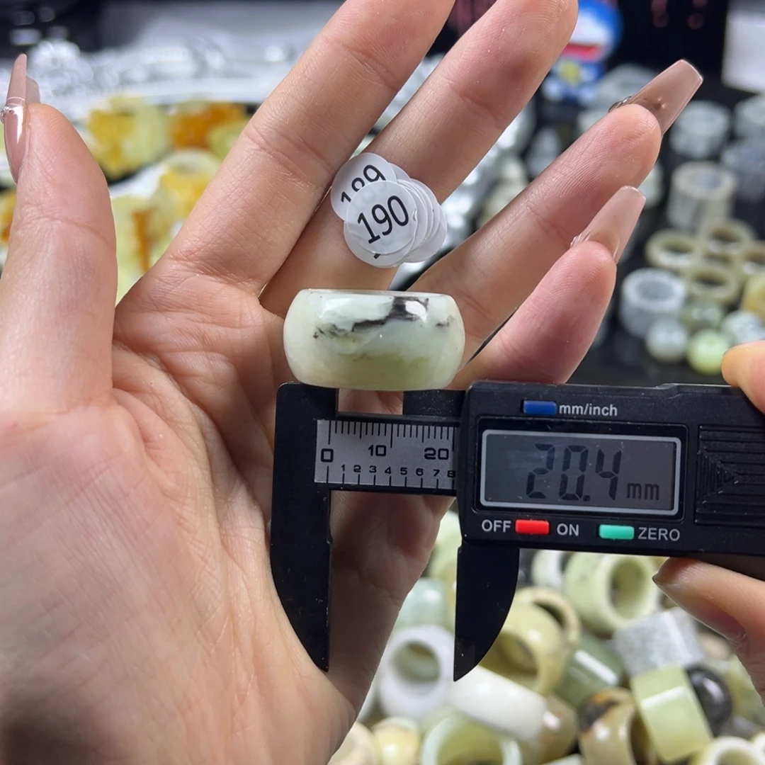 蛇纹石玉未镶嵌戒指
