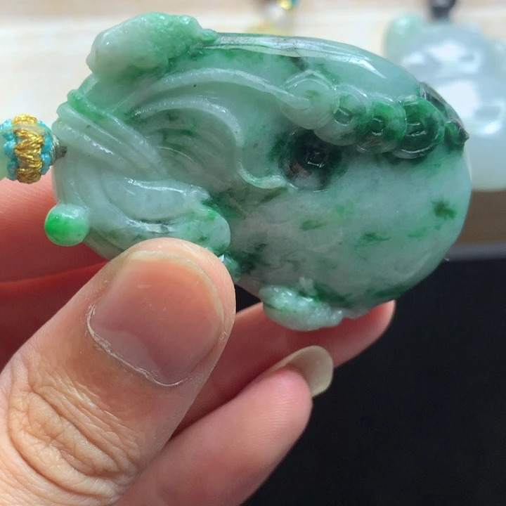 翡翠未镶嵌颈饰吊坠