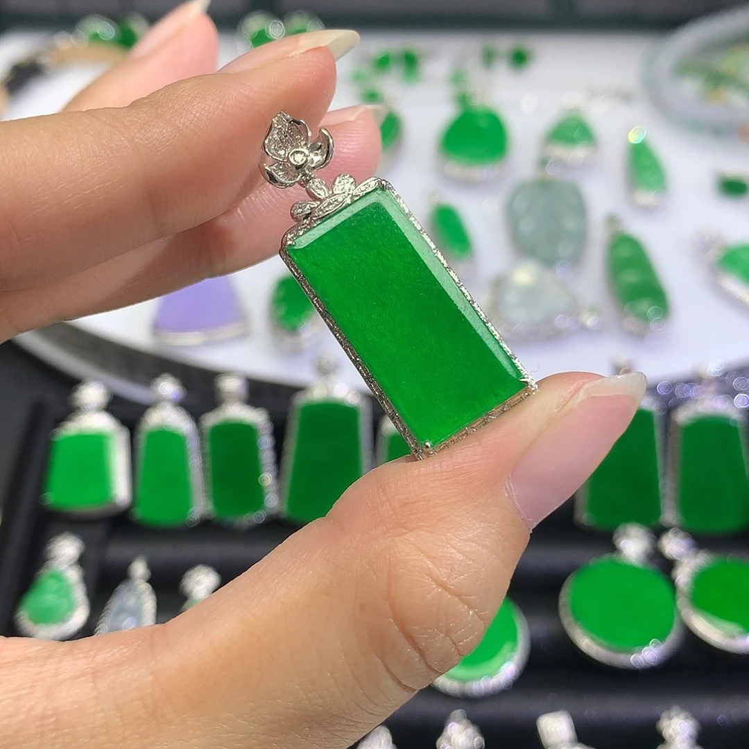 吊坠(不含链)18K金镶嵌翡翠