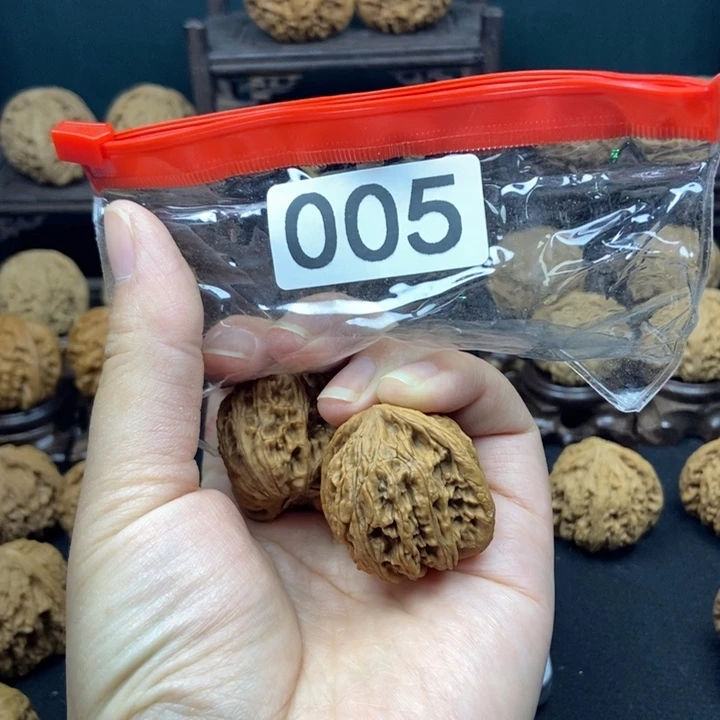 ****虹核桃手串/手链36红宝石