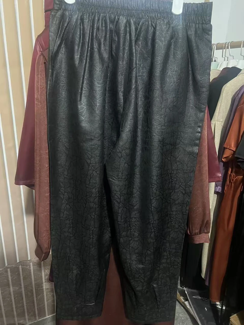 241时尚休闲百搭老料黑龟小脚裤