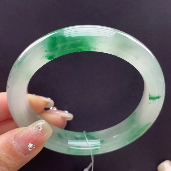 未镶嵌手镯石英质玉