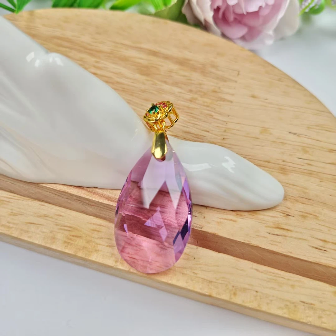 T073-鸿运高端精品时尚款男女通带吊坠多样性发其一