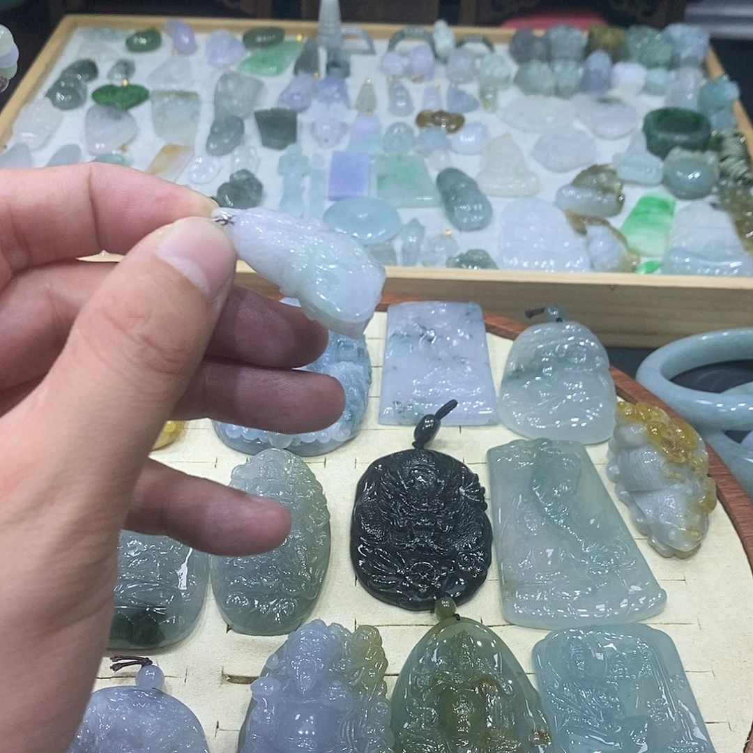 颈饰未镶嵌翡翠紫罗兰白菜