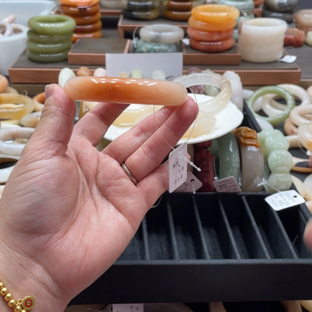 粗***粉未镶嵌手镯石英质玉