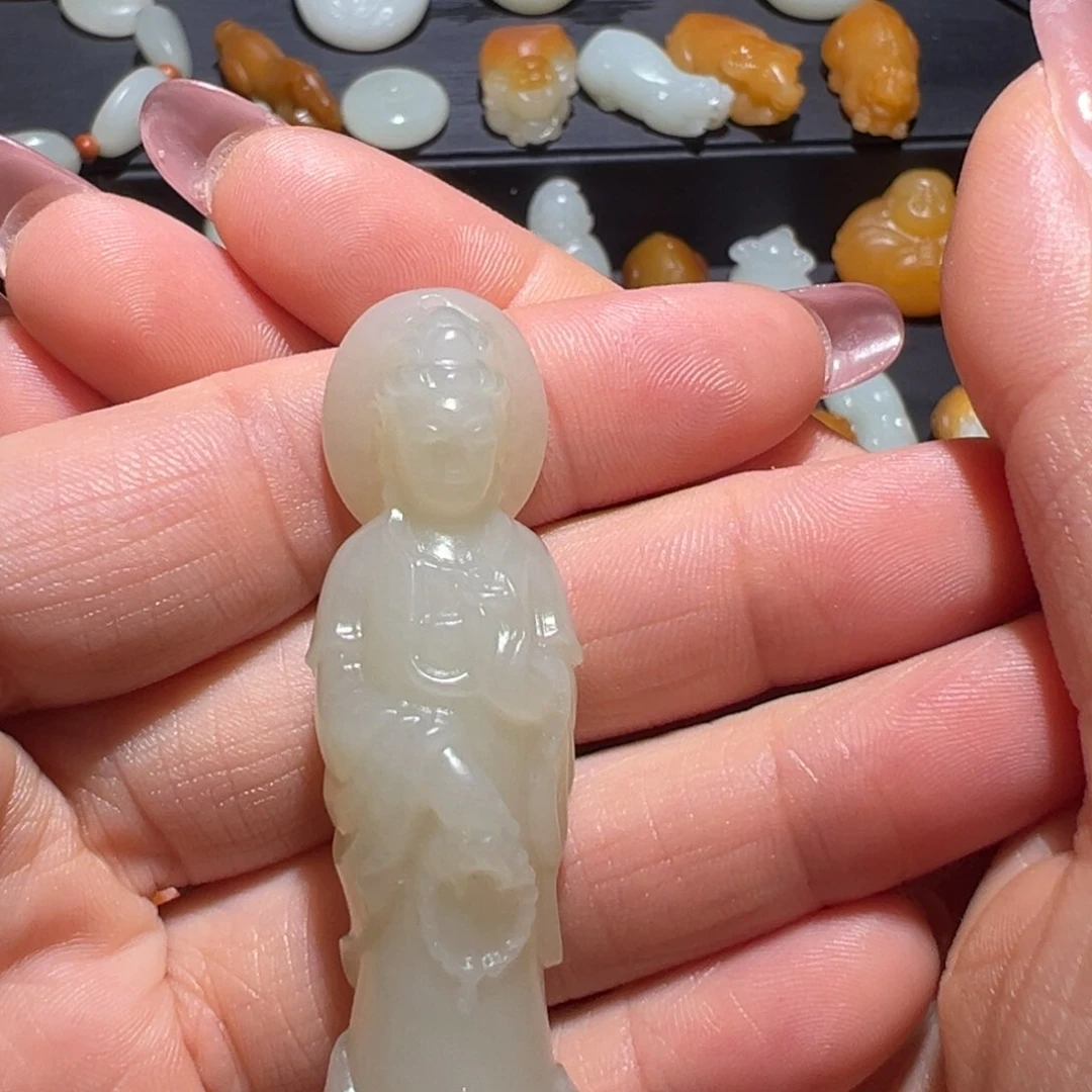 和田玉未镶嵌颈饰缺****4