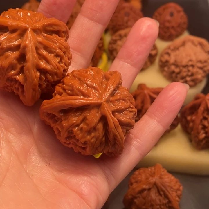 文玩核桃吊坠礞**泥工艺核桃