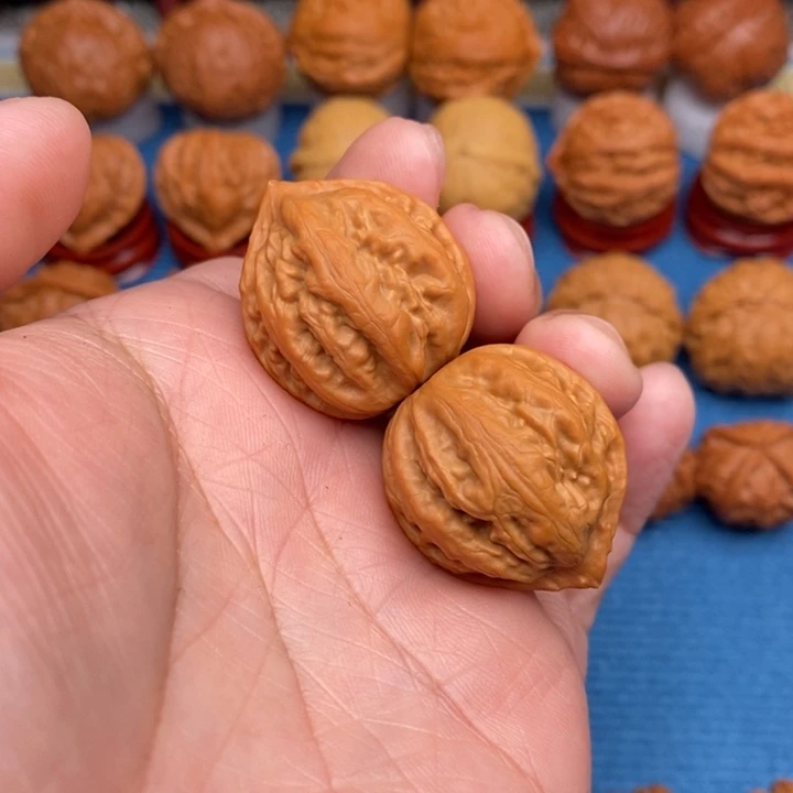 把件文玩核桃小赤龙