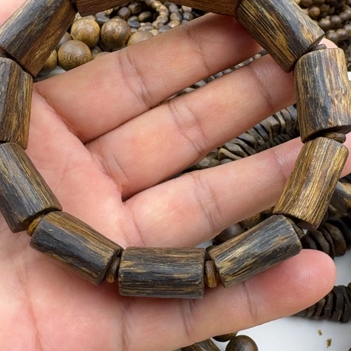 天***健沉香手串乌身手串26克