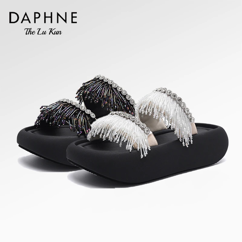 达芙妮流苏一字拖女爆款2025夏新款潮流纯色百搭增高松糕底拖鞋AM