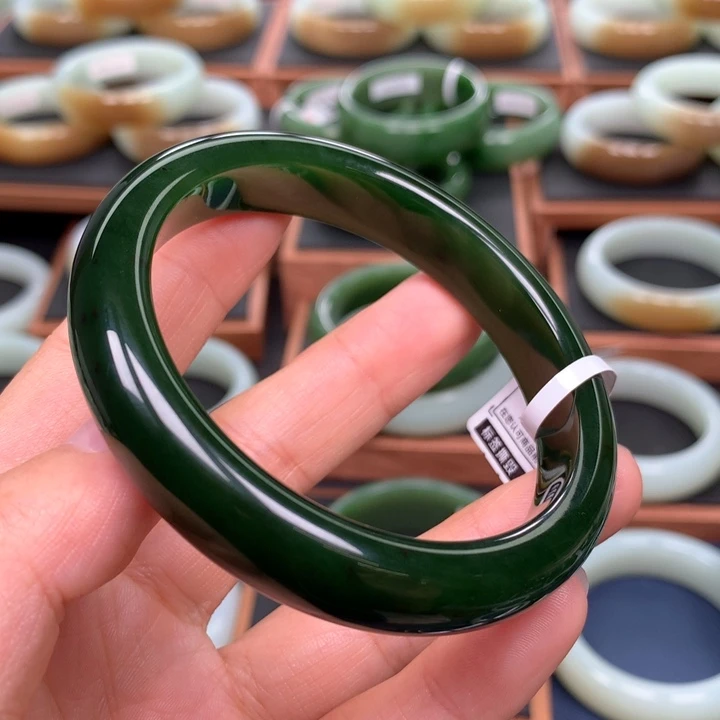 和田玉（碧玉）手镯未镶嵌59
