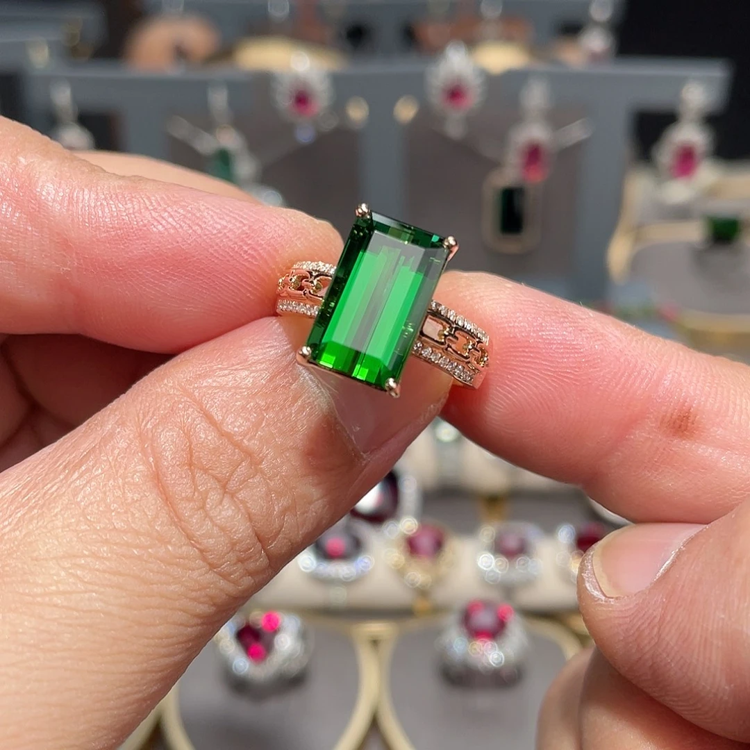 18K金镶嵌戒指碧玺9.09ct