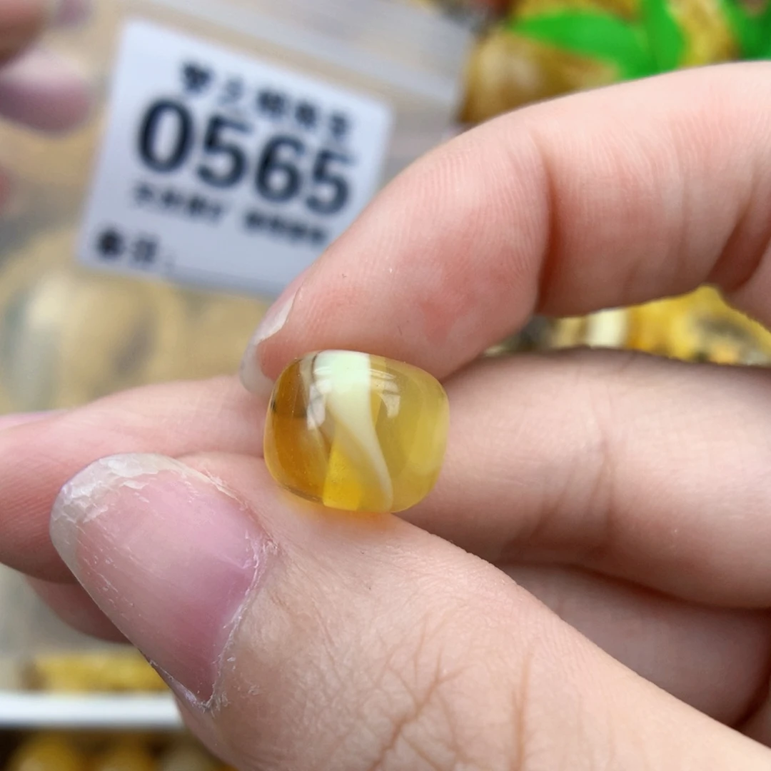 未镶嵌琥珀裸石11