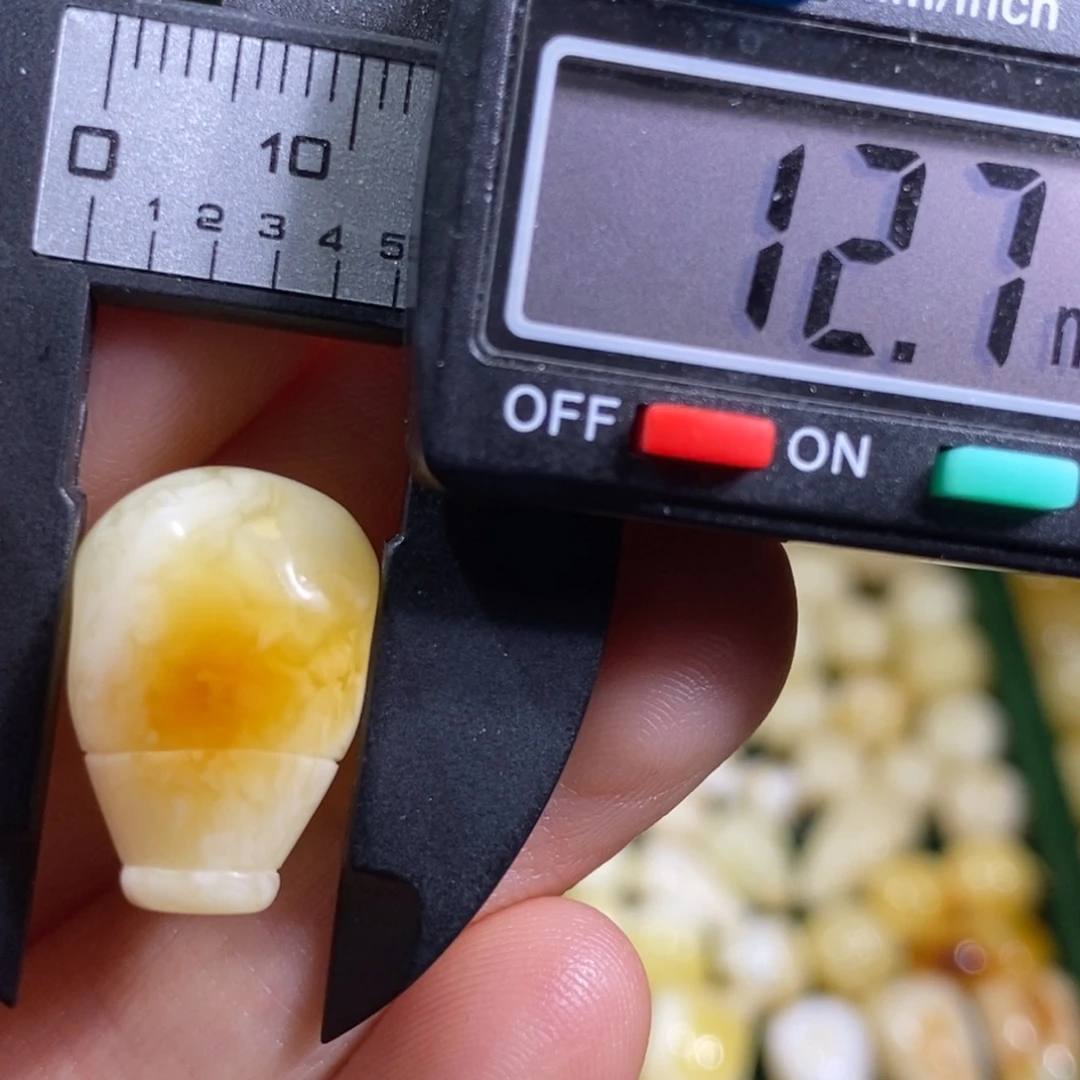 蜜蜡未镶嵌裸石配饰