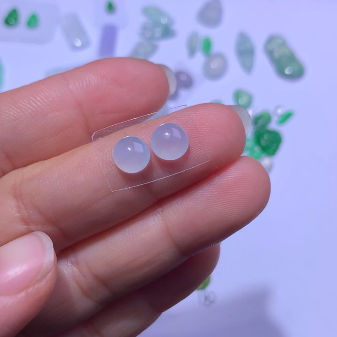 翡翠未镶嵌颈饰蛋