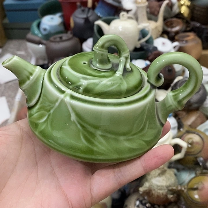 陶瓷艺术品及陶瓷壶壶