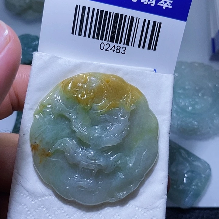 颈饰未镶嵌翡翠天光墟翡翠市场现金代购